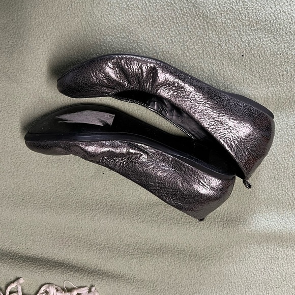 Audrey Brooke Shimmering Silver Flats - Picture 5 of 7